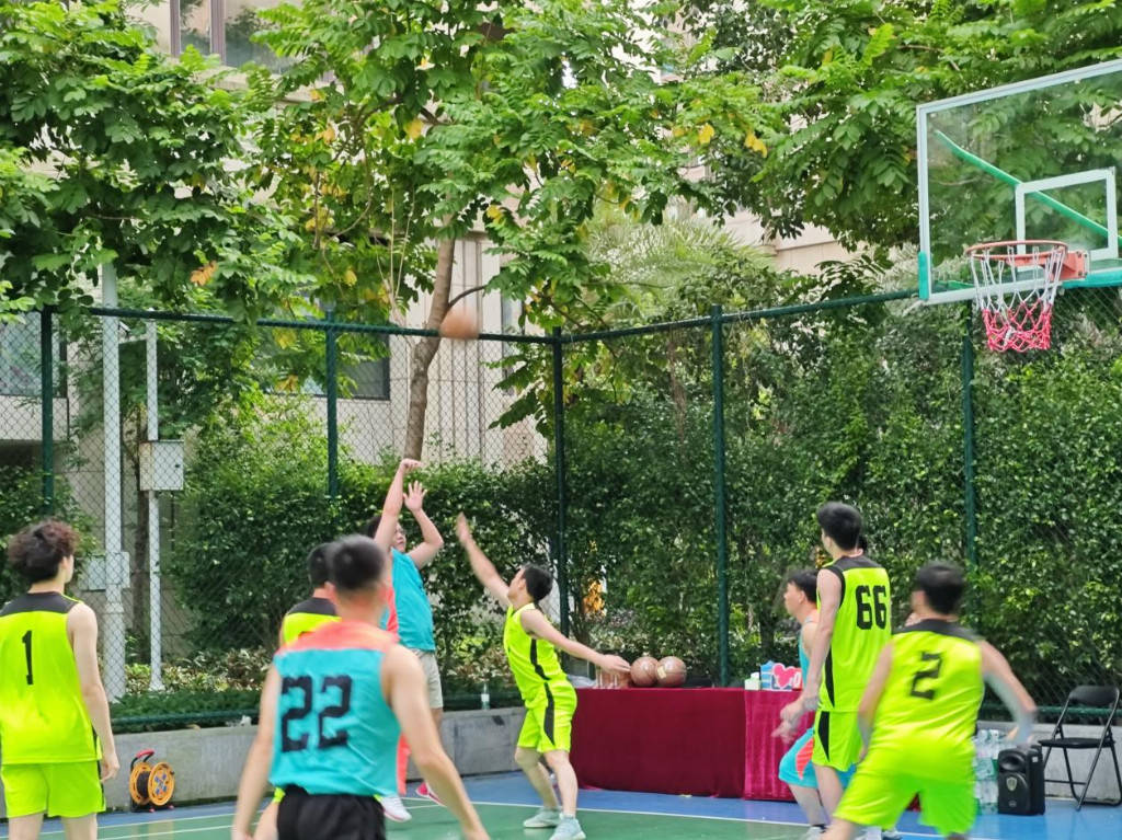 爱游戏下载-Rookie意外战胜阿森纳，重要助攻引爆全场！赛场气氛高涨(赛迦最怕的三个对手)