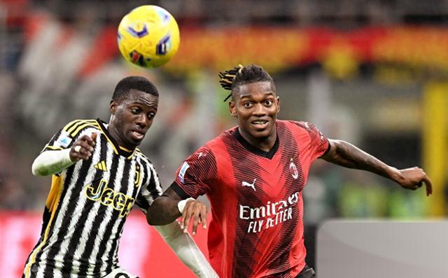 爱游戏入口-今晚体能课后；斯图加特调整名单备战意甲；悬念犹存；医务组通报恢复的简单介绍